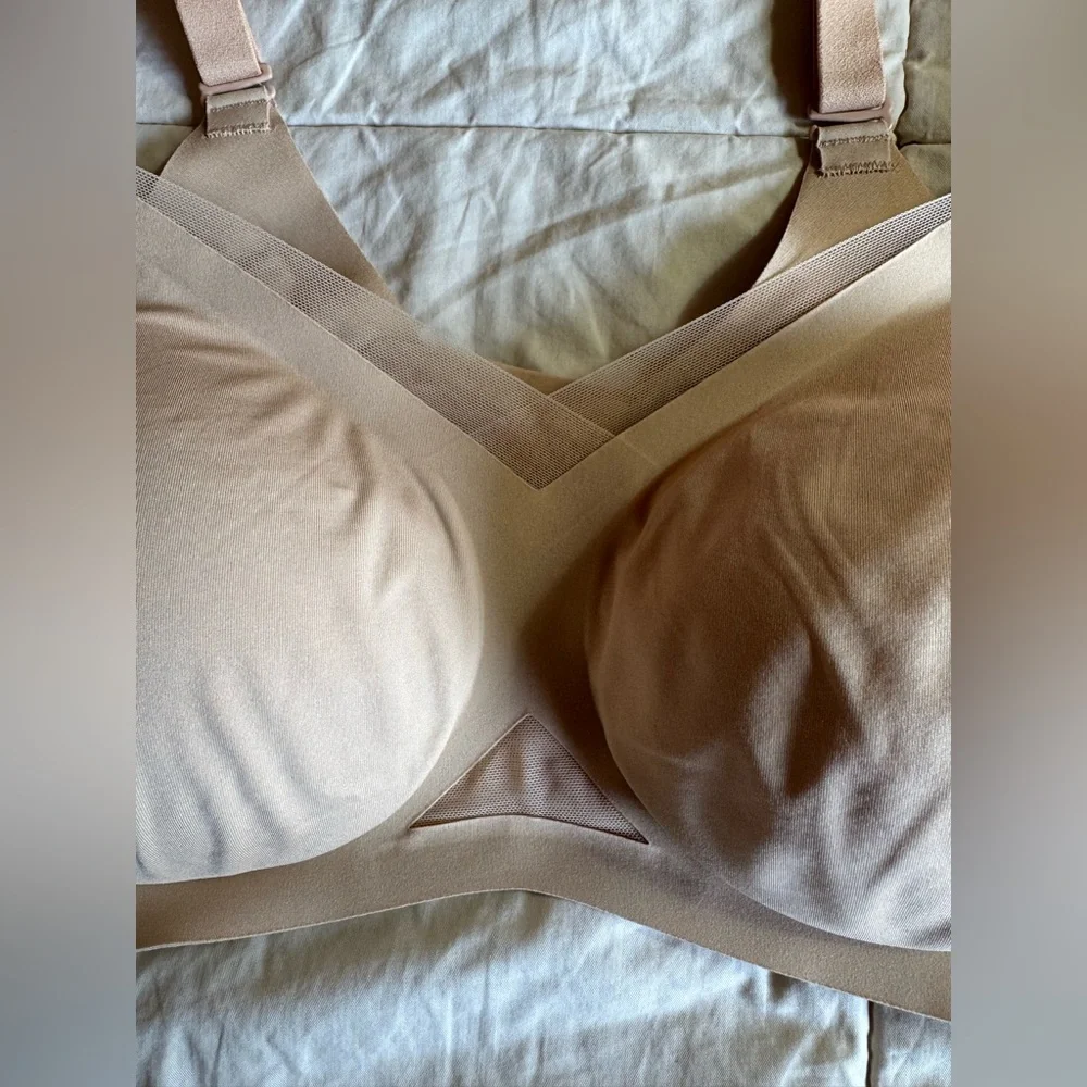 Honeylove Crossover Wireless Bra, Mesh Panels, Sand Beige, Size L 38B/C - Picture 3 of 8